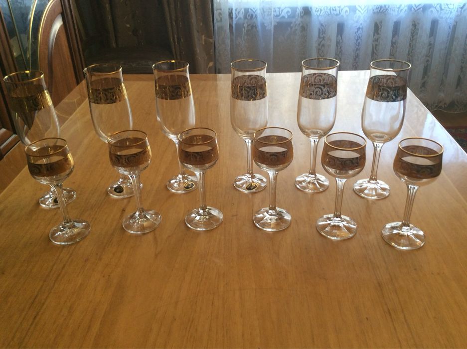 Фужеры, рюмки 3 набора, стопки 2 набора.