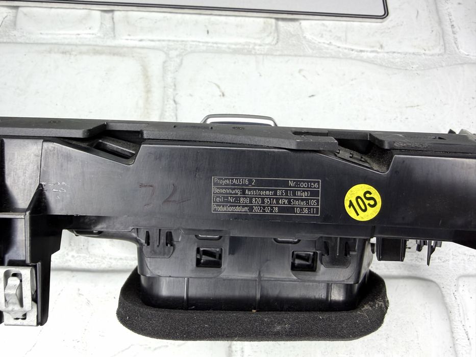 Централни духалки AUDI Q4 E-TRON 89B820951A