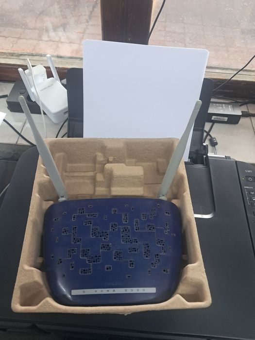 Продам Wi-fi роутер TP-LINK TD-W8960N