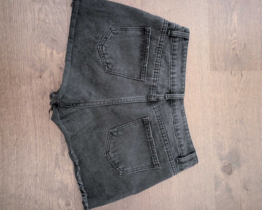 Черни shorts Zara