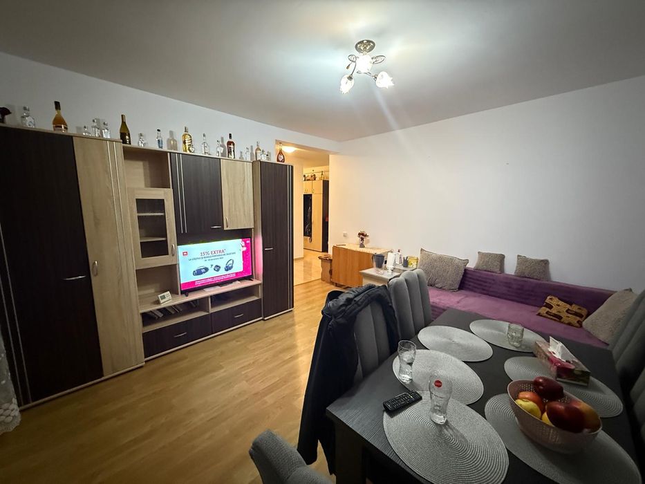 Vand apartament 2 camere Sub Cetate