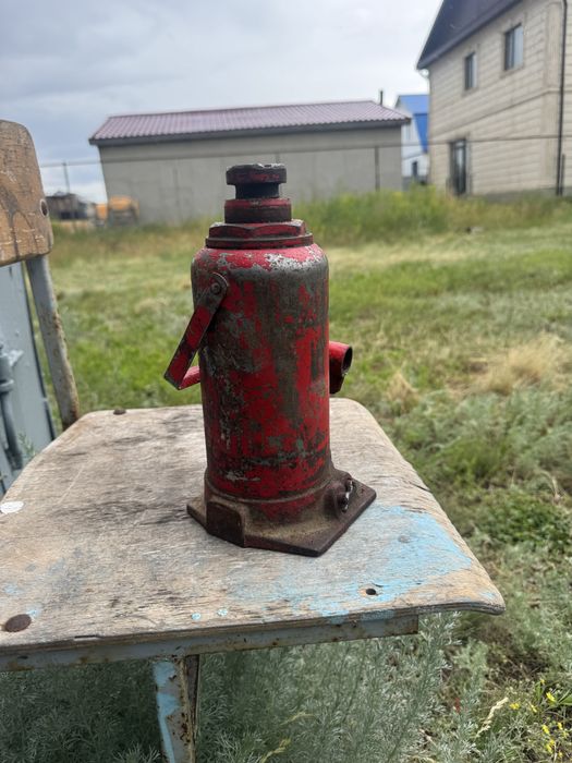 Продам дамкрат 15ти тонник