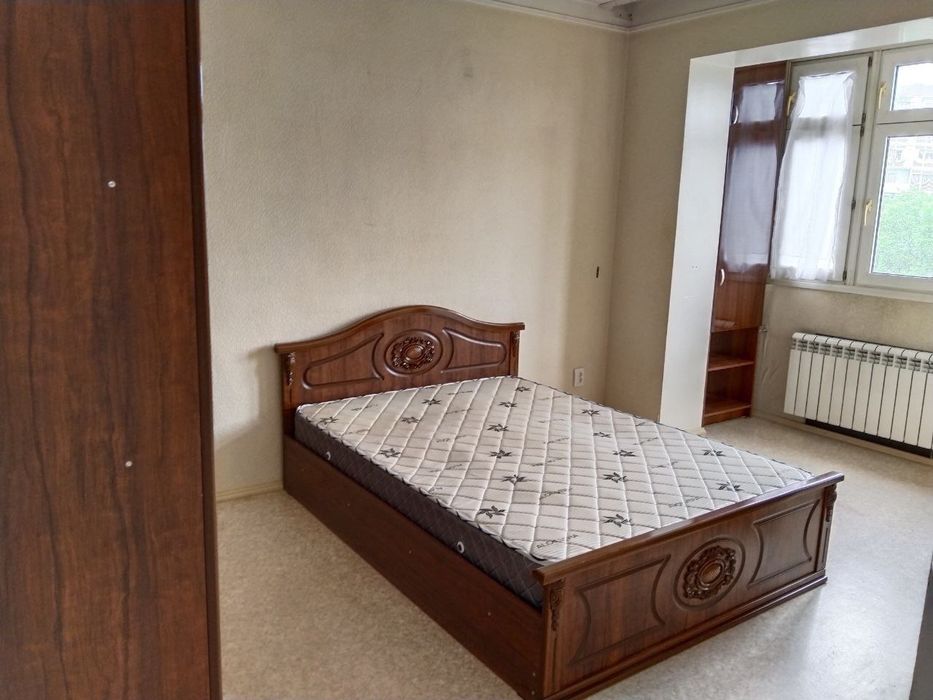 Продаётся  3 комнатная квартира 77 серии кирпичный дом.