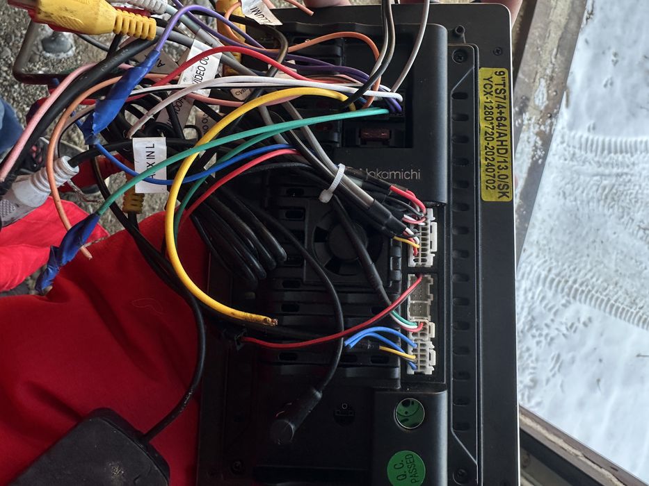 Продам магнитолы 2шт.