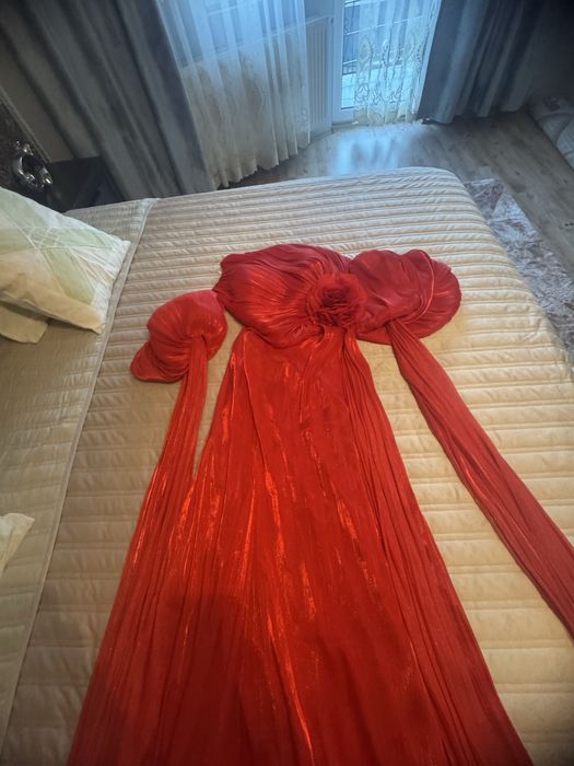 Rochie roșie de vânzare