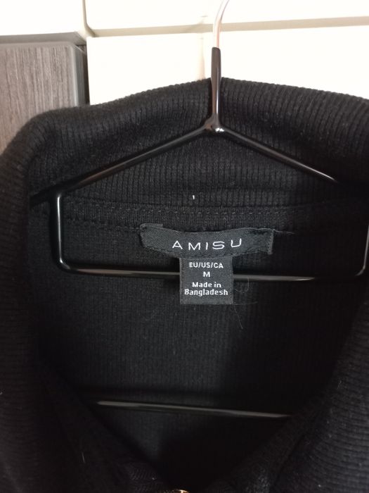 Къса Блуза с цип в черен цвят