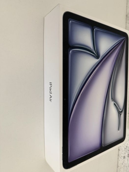 Планшет Apple iPad Air 11