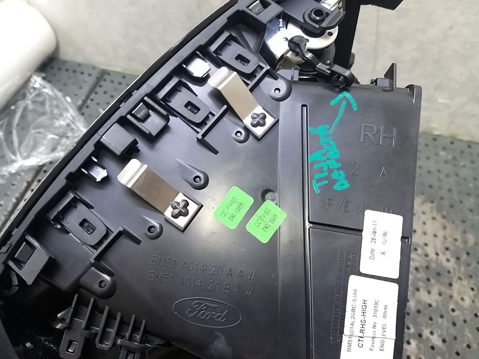 Rama ornament grile ventilatie bord ford focus 3 bm51a014l20 bm51a014l21