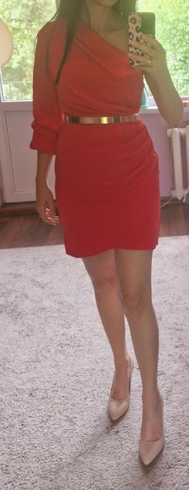 Официални рокли, червена с едно рамо и синя дантелена