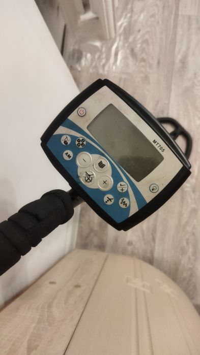 Металлоискатель 705 с DD катушкой.