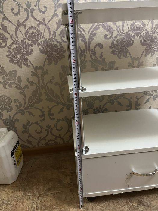 Продам тумбочку, этажерку