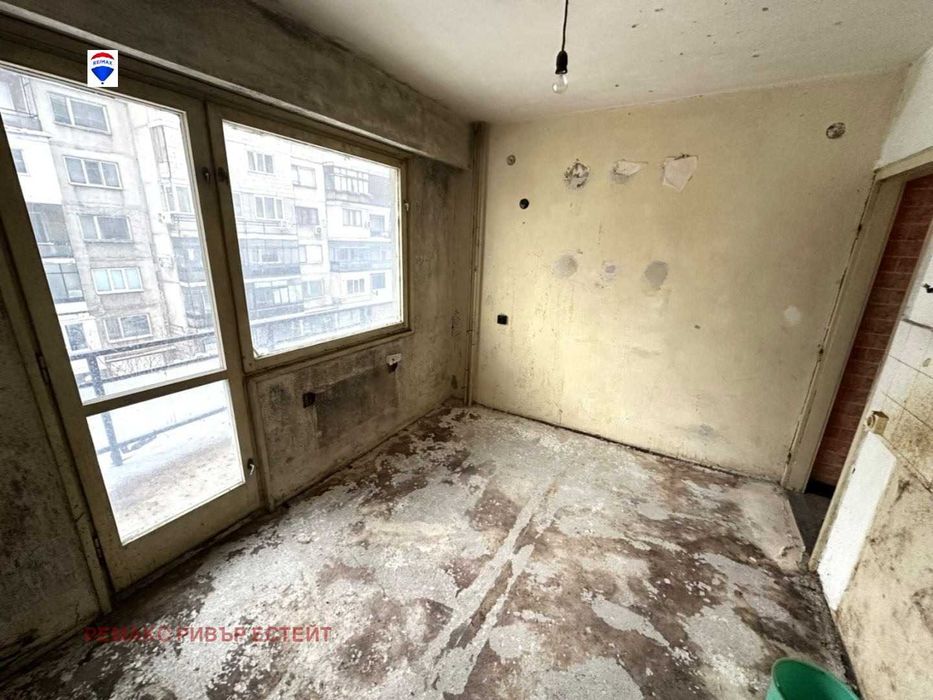 Продава се Тристаен апартамент в Русе, Здравец Изток - 82 кв.м за 622 €/кв.м - Снимка #10