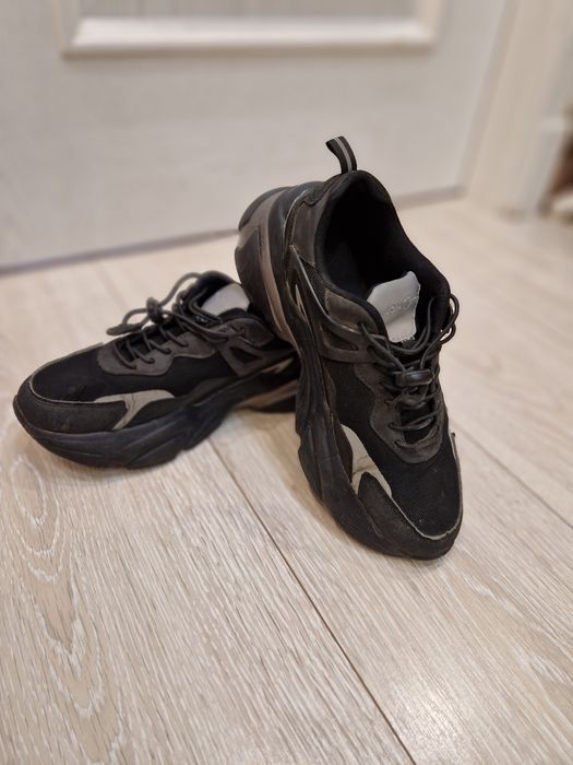 Кроссовки осенние, размер 37