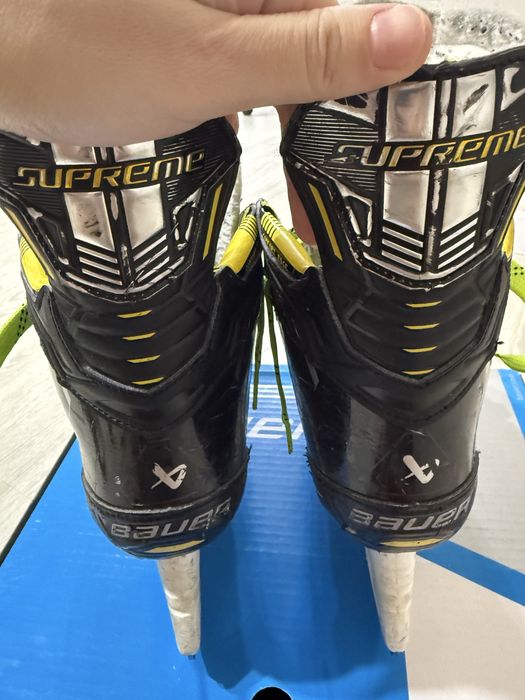 Коньки хоккейные размер 4.5