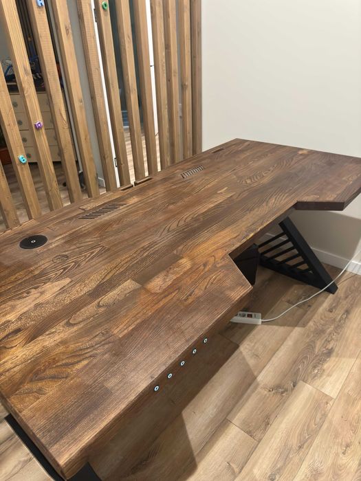 Уникальный умный стол из массива карагача с Алисой (Handmade)