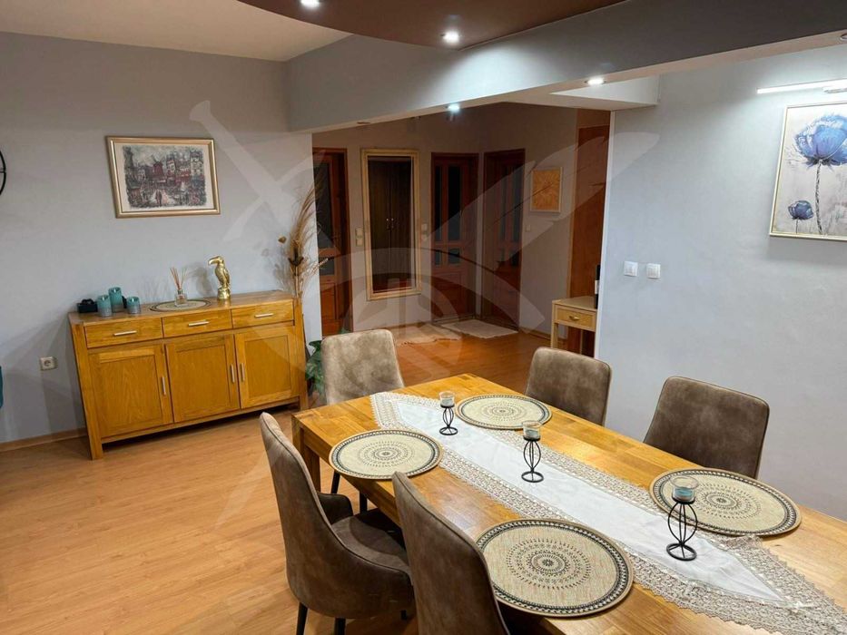 Продава се Тристаен апартамент в Пловдив, Кършияка - 104 кв.м за 1128 €/кв.м - Снимка #2