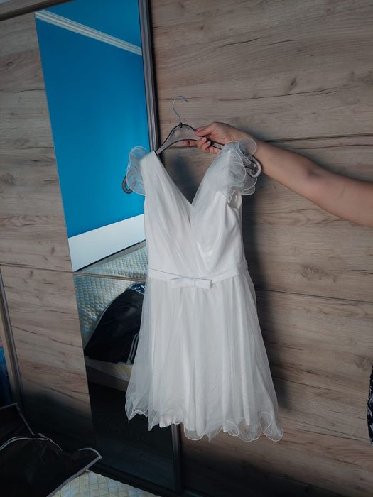 Rochițe albe cu sclipici!