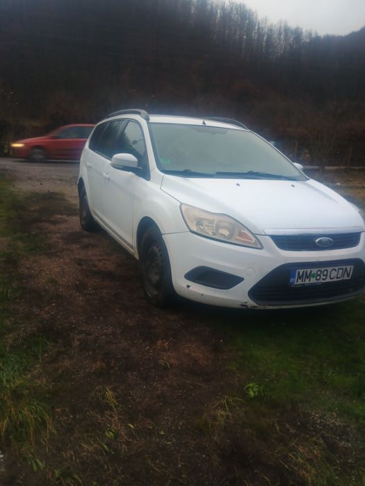 Vând Ford focus.