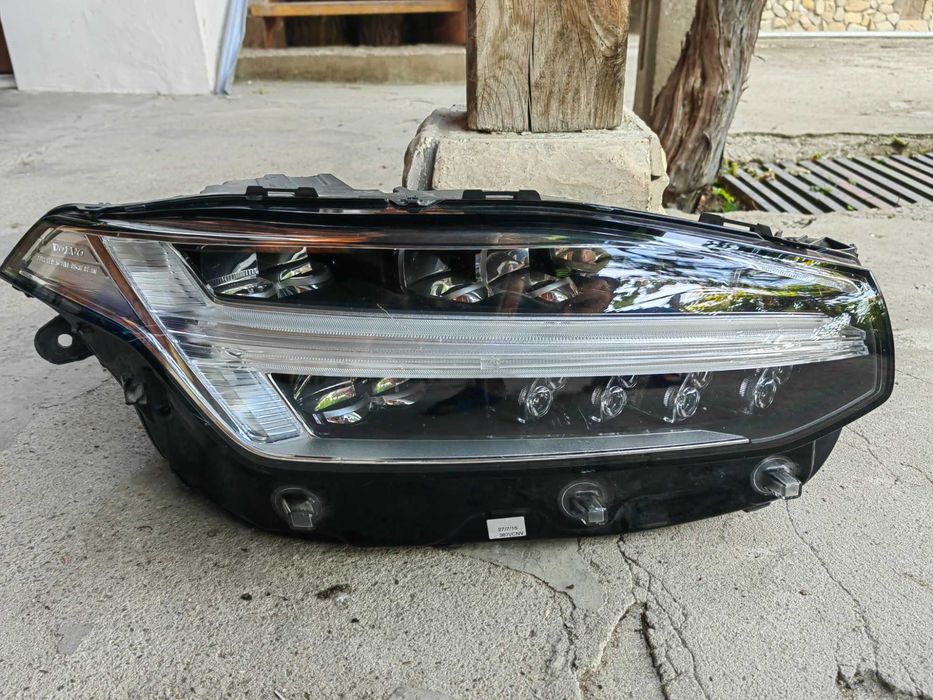 Фар Volvo XC90 LED десен / Фар Волво ХЦ90 LED Оригинален