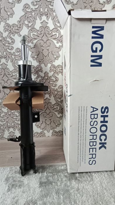 Стойка левый. Новый.