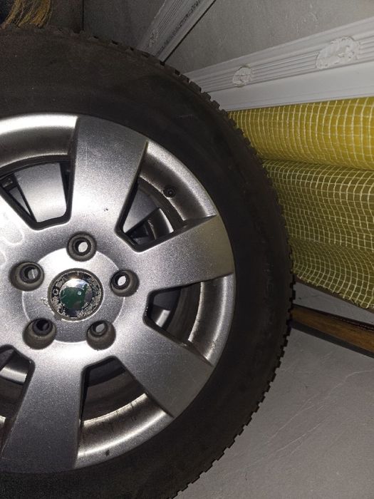 Jante cu anvelope iarnă 196 65 R15