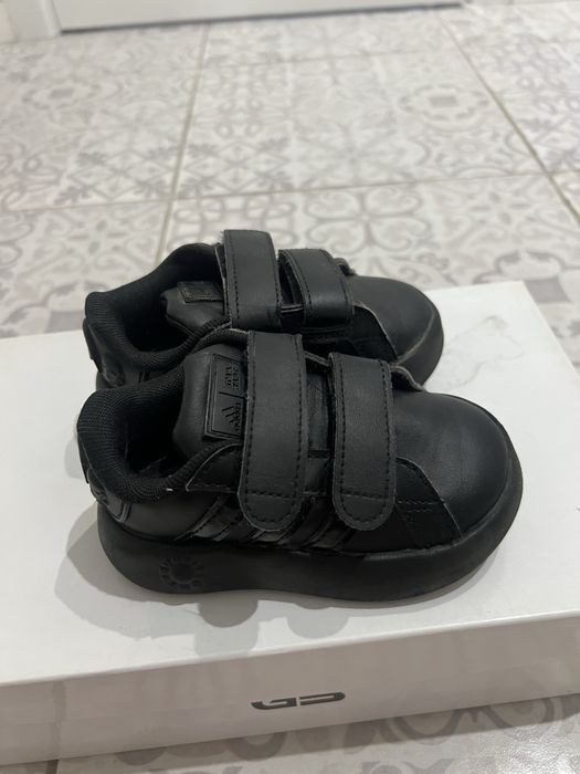 Кроссовки Adidas для мальчиков