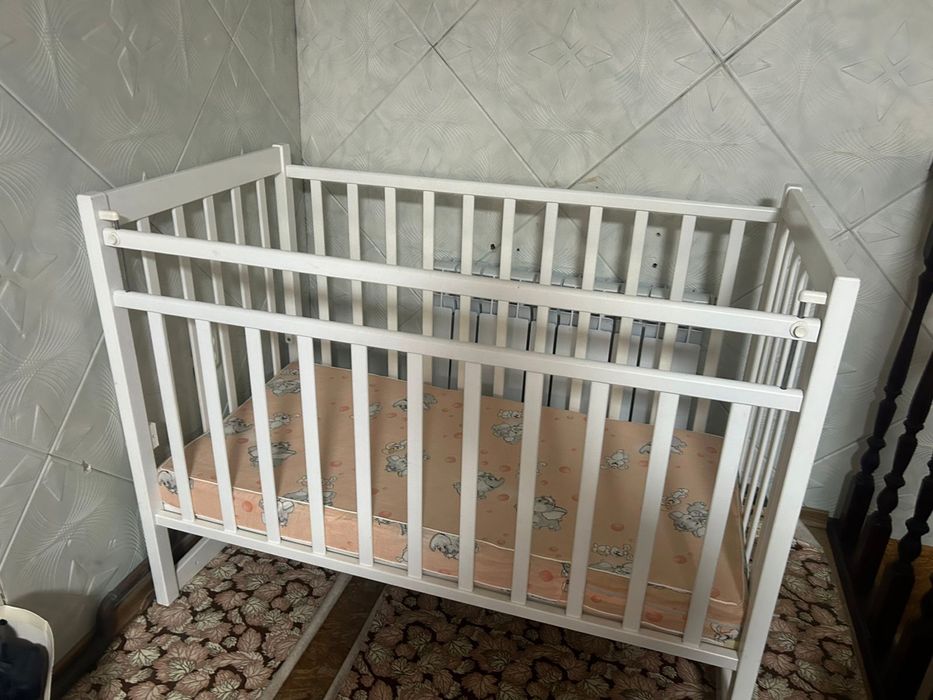 Детская кровать с  матрасом