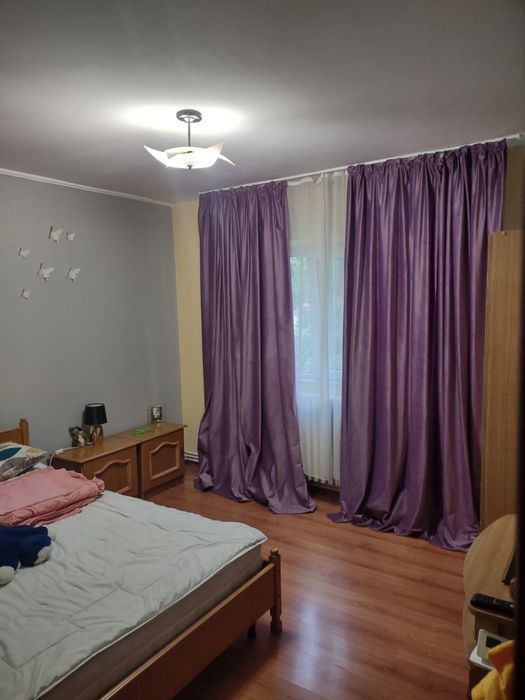 Vând apartament 3 camere