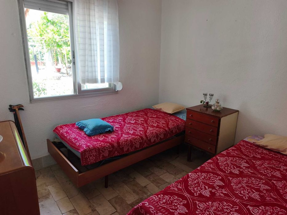 Продава китна къща с площ 79 м2 с двор 249 м2 в Аспровалта, Гърция