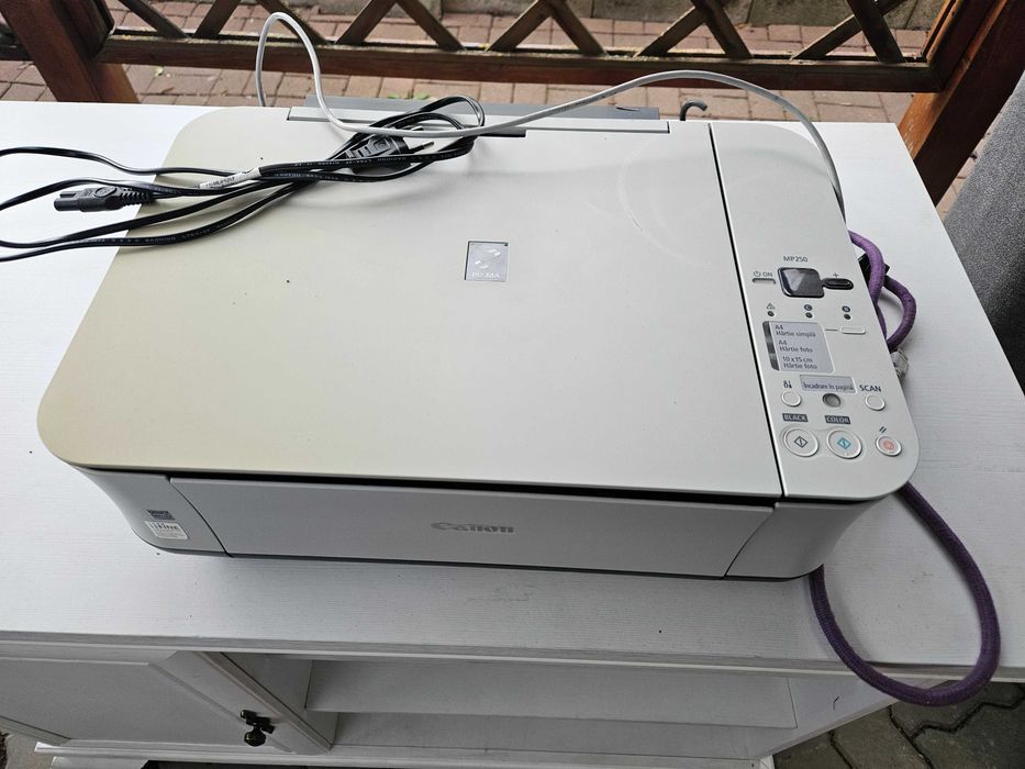 Vând imprimantă Canon Pixma MP250, multifuncțională