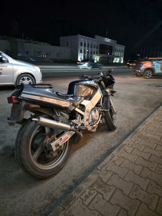 Продам Suzuki RGV250 VJ21 E