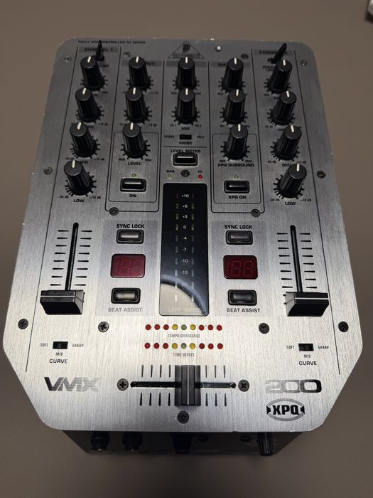 Behringer mixer vmx 200