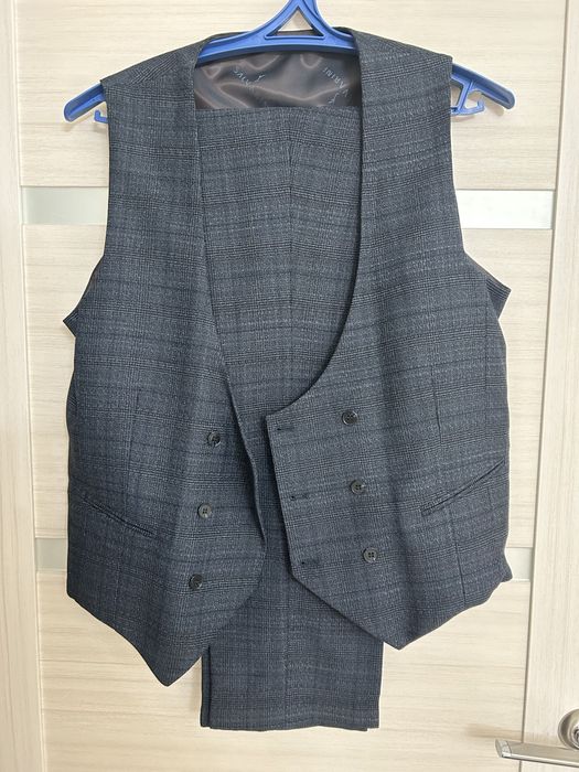 Продам мужской костюм