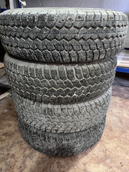 Комплект шипованной резины с дисками