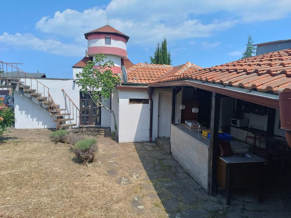 Дава се под наем Къща в Черноморец - 350 кв.м за 104.55 € - Снимка #2