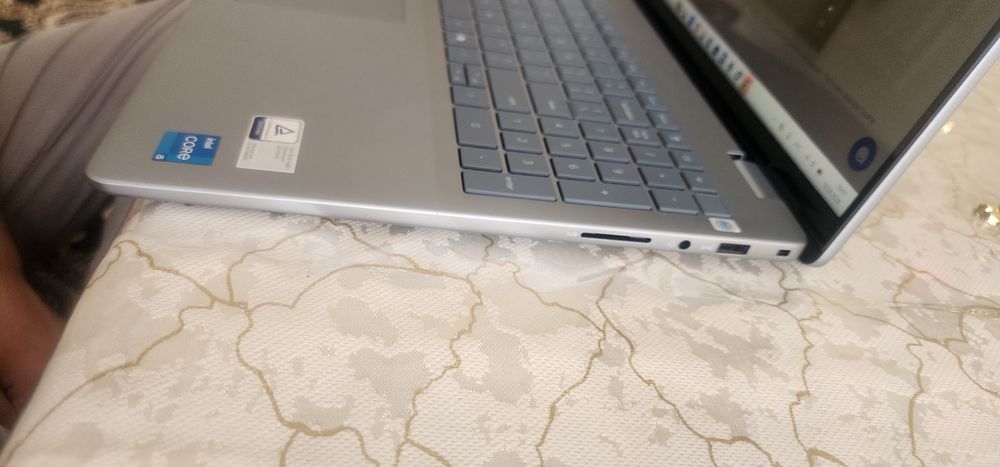 Dell Inspiron 16 5640 — сенсорный экран, Core i5 13-го поколения

П