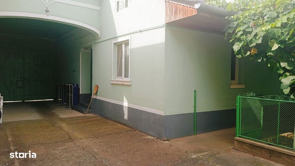 Casa tip conac de vanzare in Nadlac