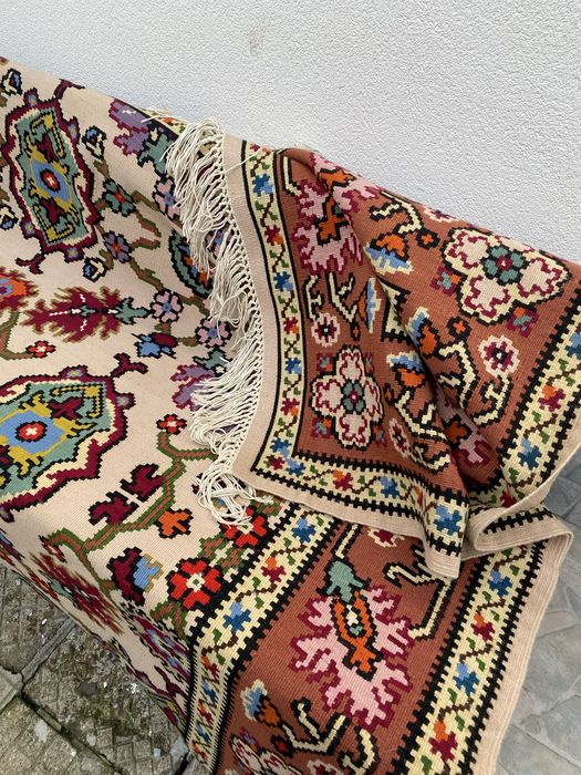 Ръчнотъкан котленски килим