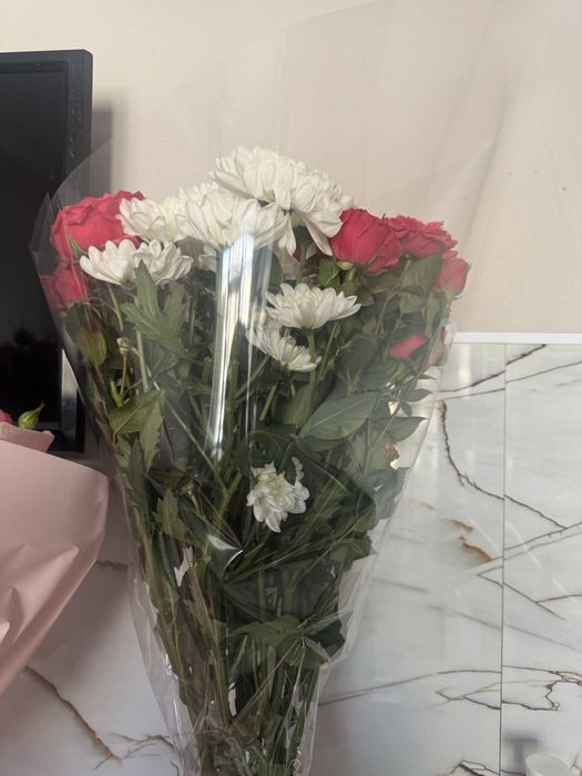 Цветы вчерашней поставки, в хорошем состоянии.