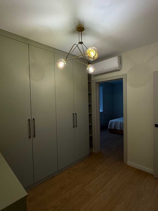 Дава се под наем Двустаен апартамент в София, Център - 59 кв.м за 425 € - Снимка #2