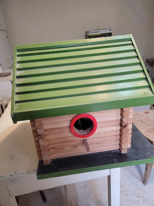 Vand casuta pasarele