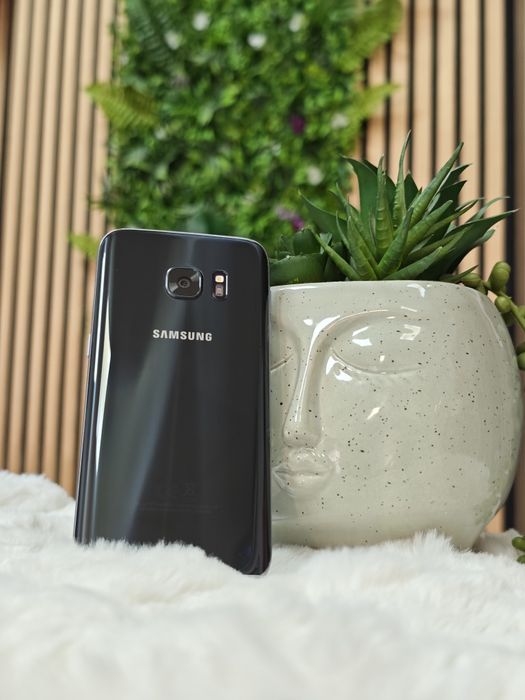 Samsung Galaxy S7 Black și Silver