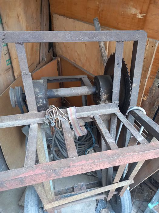 Продавам цинкуляр