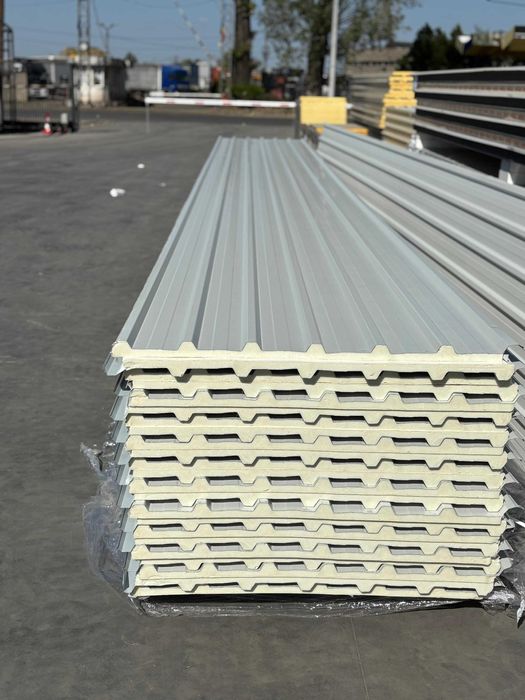 Panouri sandwich pentru perete sau acoperis noi sau SH