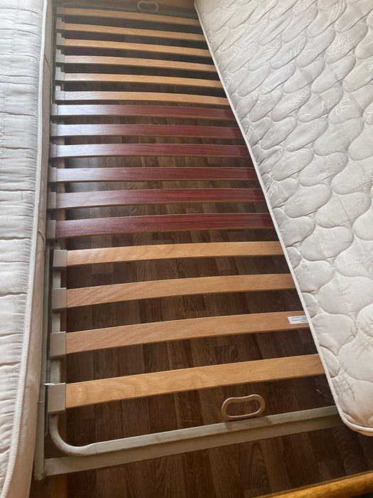 Продам кровать с матрасом