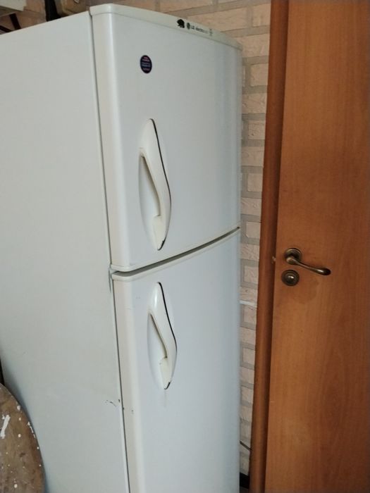 Продам холодильник