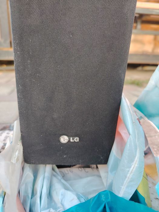 Продам 4 колонки LG