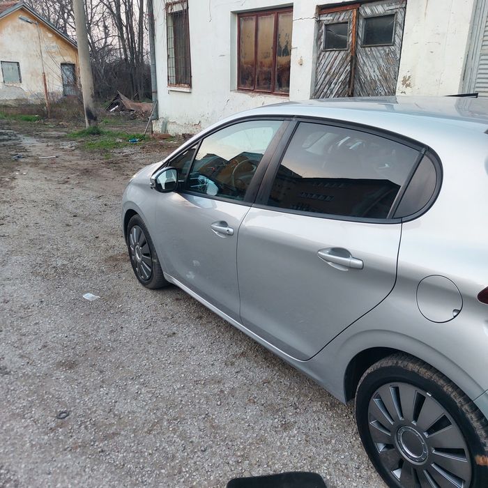 Пежо 208 1.6 BLUE HDI