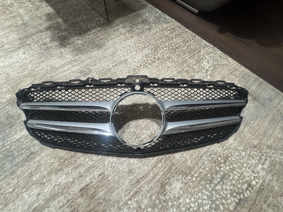 Grila bara fata Mercedes C classe W205 2014-2018 cu suport camera 360