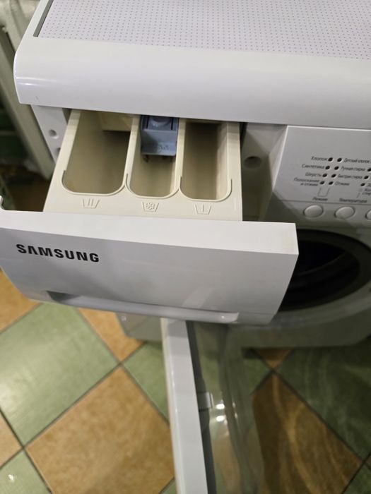 Стиральная  машинка автомат  Samsung